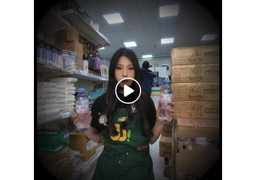 (圖)你覺得一樣的東西，可以價差幾倍？🤔 同樣的一瓶水💧品牌一樣｜容量一樣 在超商一瓶 $49元 →電影院 $53元 →餐廳 $58元 →在高級餐廳呢***元? 👉一樣的東西最高差到 4倍！